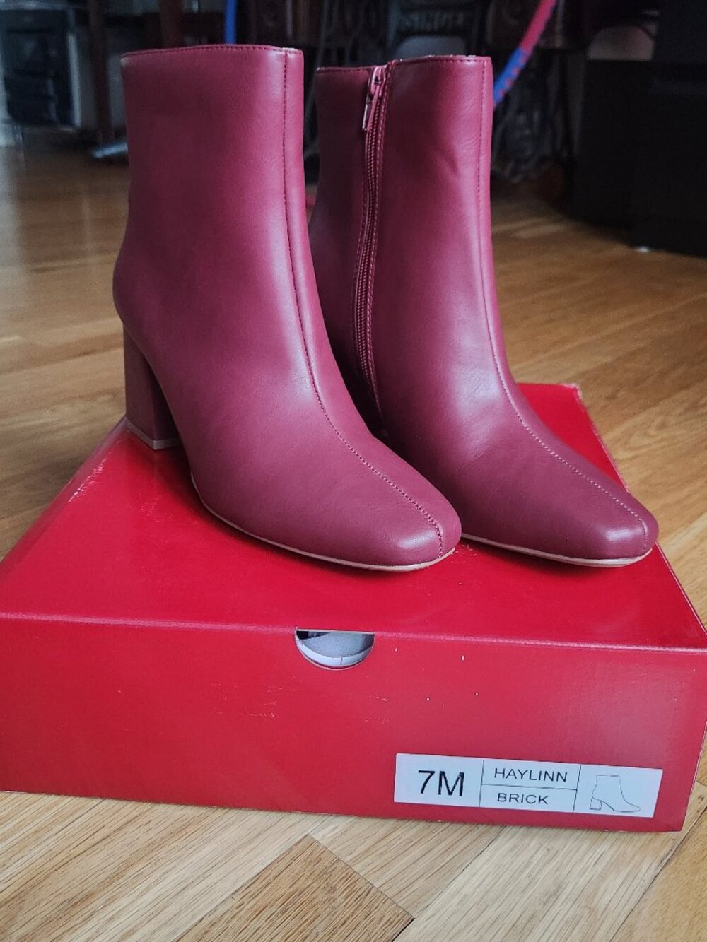 Journee Haylinn Women's Ankle Boots Booties Brick Red Sz 7 NIB  2 1/2" Heel